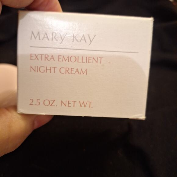 Mary Kay EXTRA EMOLLIENT Night Cream 2.5 oz Jar NEW In Box - Picture 4 of 5